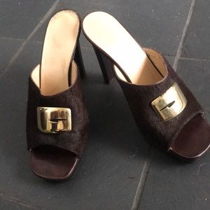 Vintage Gucci (Tom Ford) brown hide slide gold “G”